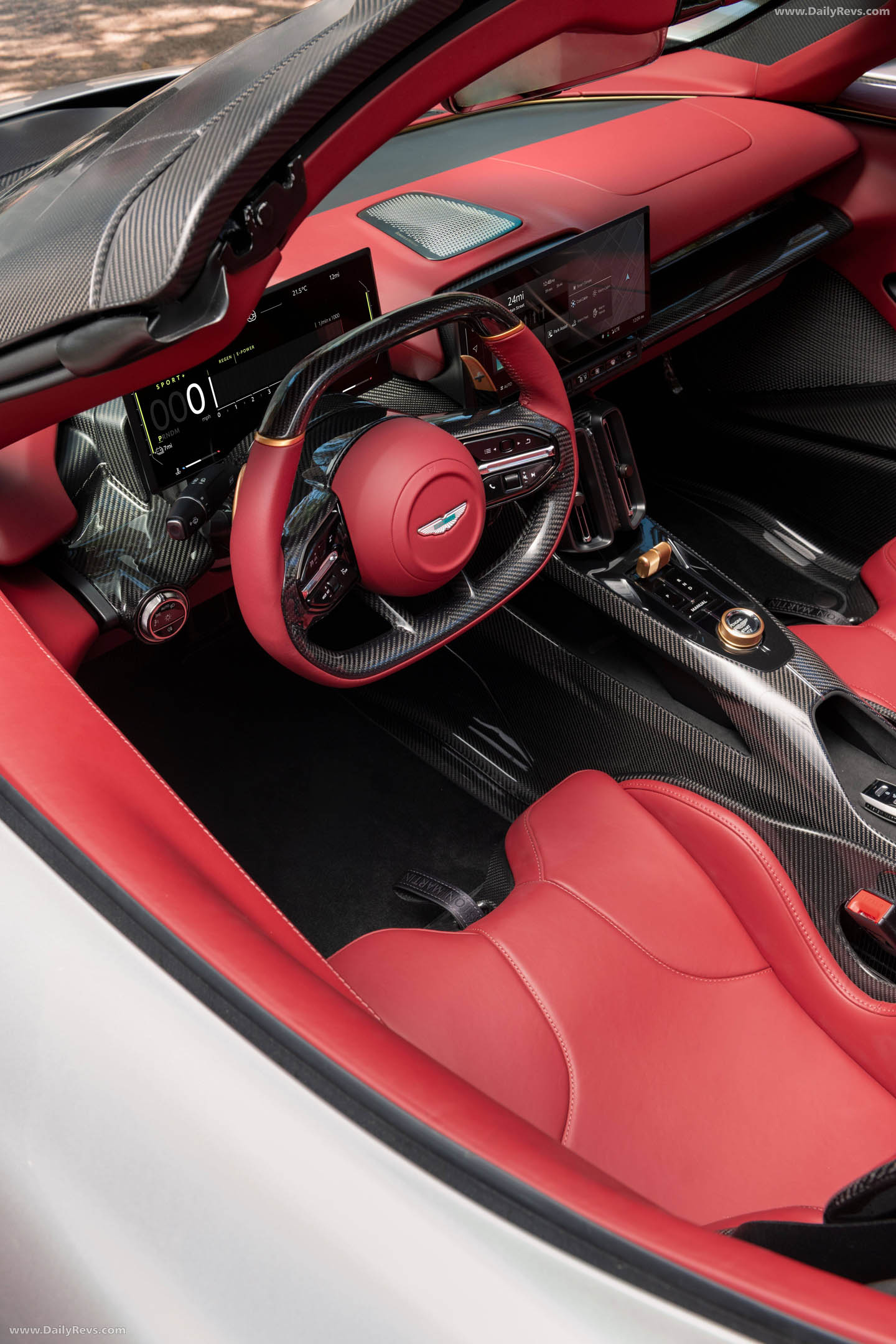 2028 Aston Martin Valhalla Spider Interior